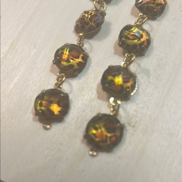 Elegant Gold and Amber Drop Earrings - Picture 3 of 5